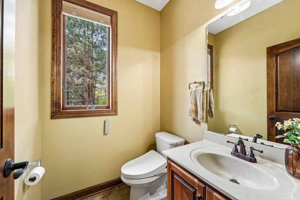 18658 Ponderosa Ct, Eden Prairie, MN 55347
