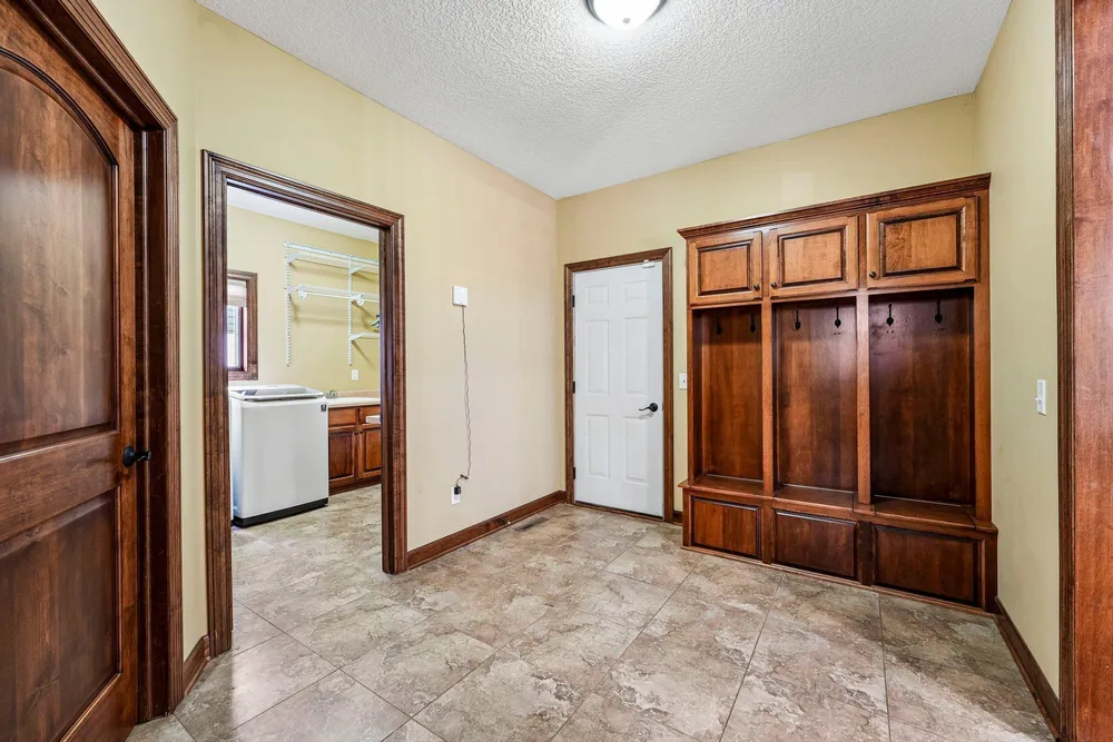 18658 Ponderosa Ct, Eden Prairie, MN 55347