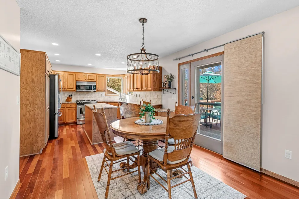3406 Hartford Rd, Woodbury, MN 55125