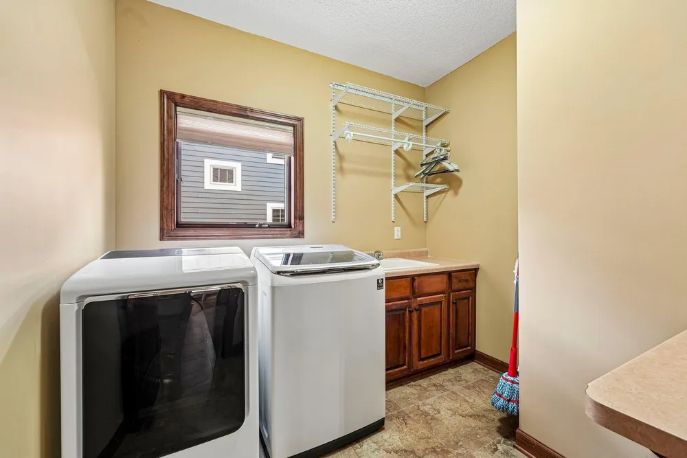18658 Ponderosa Ct, Eden Prairie, MN 55347