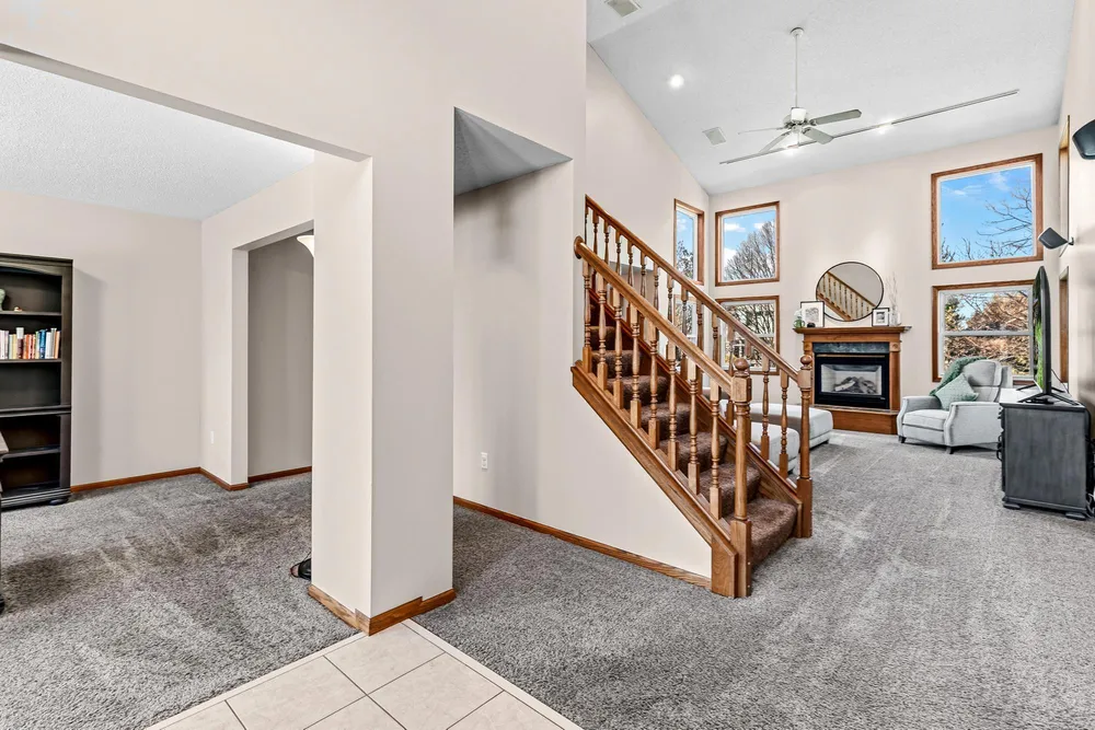 3406 Hartford Rd, Woodbury, MN 55125