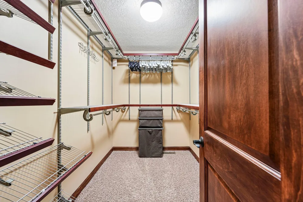 18658 Ponderosa Ct, Eden Prairie, MN 55347