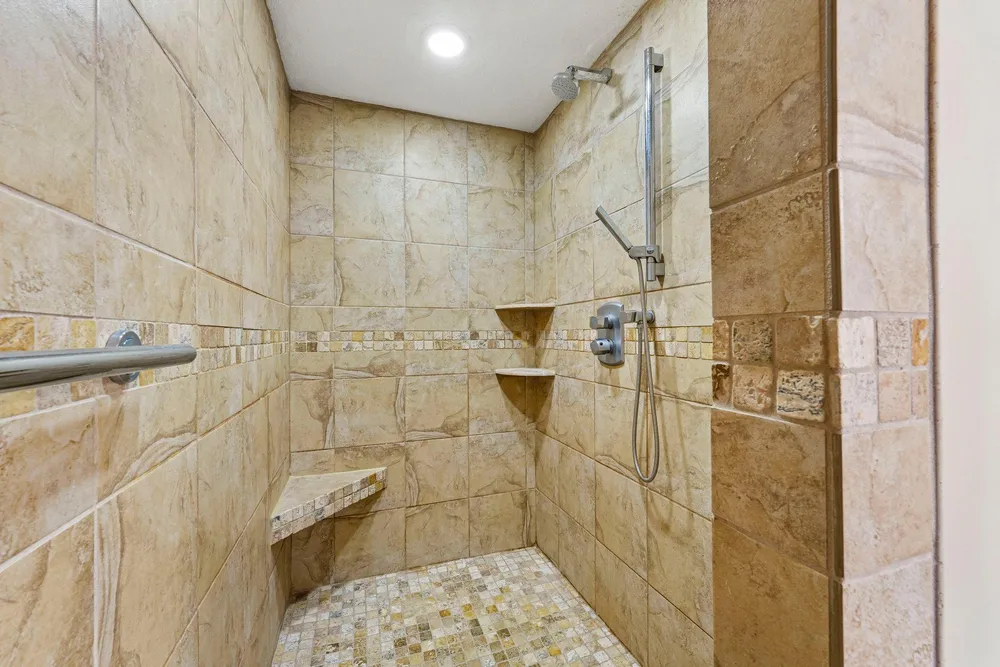 18658 Ponderosa Ct, Eden Prairie, MN 55347