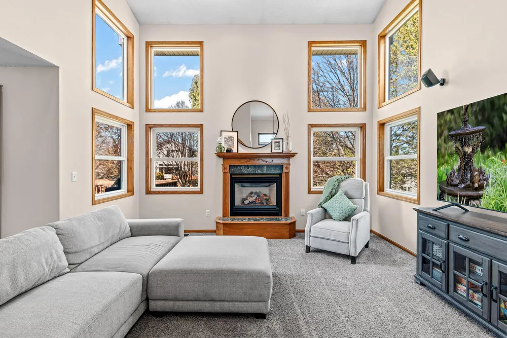 3406 Hartford Rd, Woodbury, MN 55125