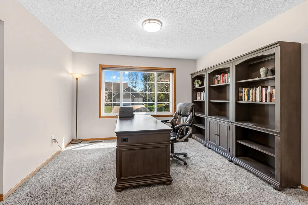 3406 Hartford Rd, Woodbury, MN 55125