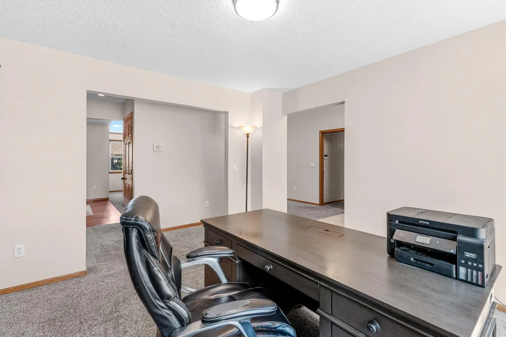 3406 Hartford Rd, Woodbury, MN 55125