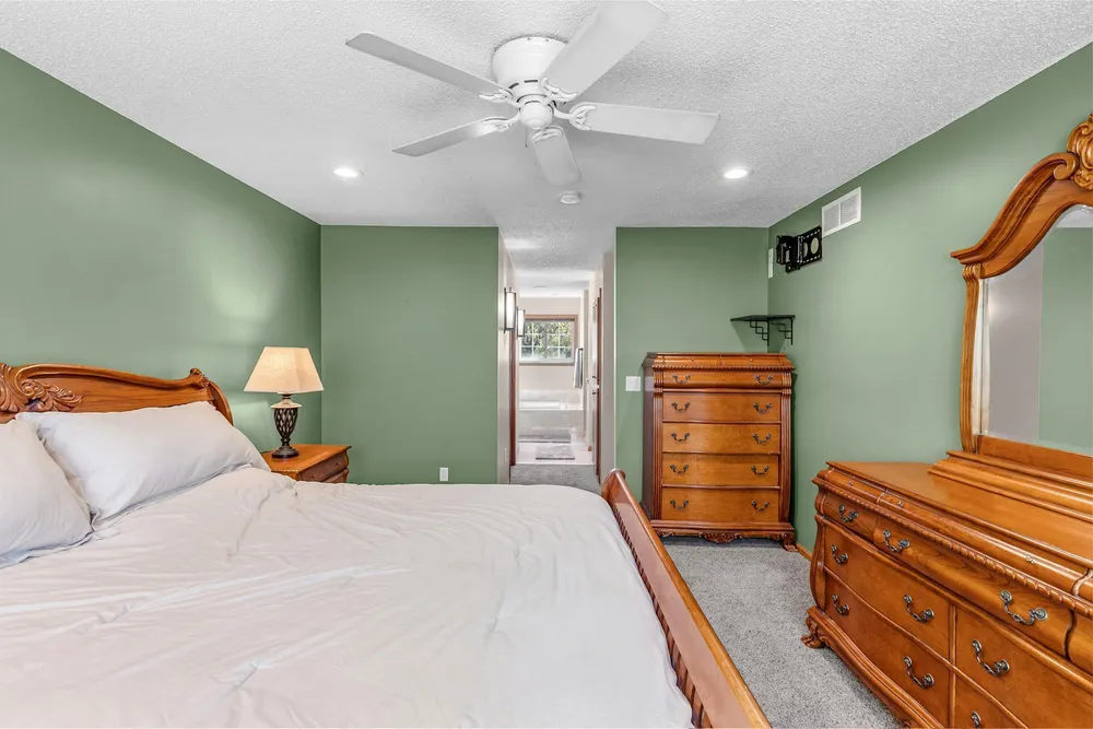 3406 Hartford Rd, Woodbury, MN 55125
