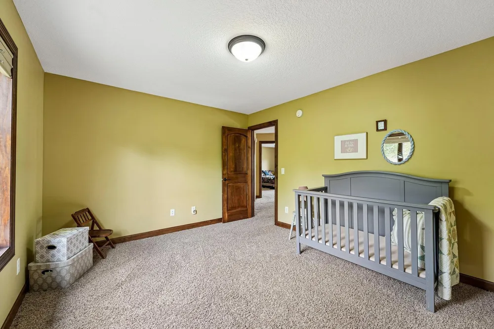 18658 Ponderosa Ct, Eden Prairie, MN 55347