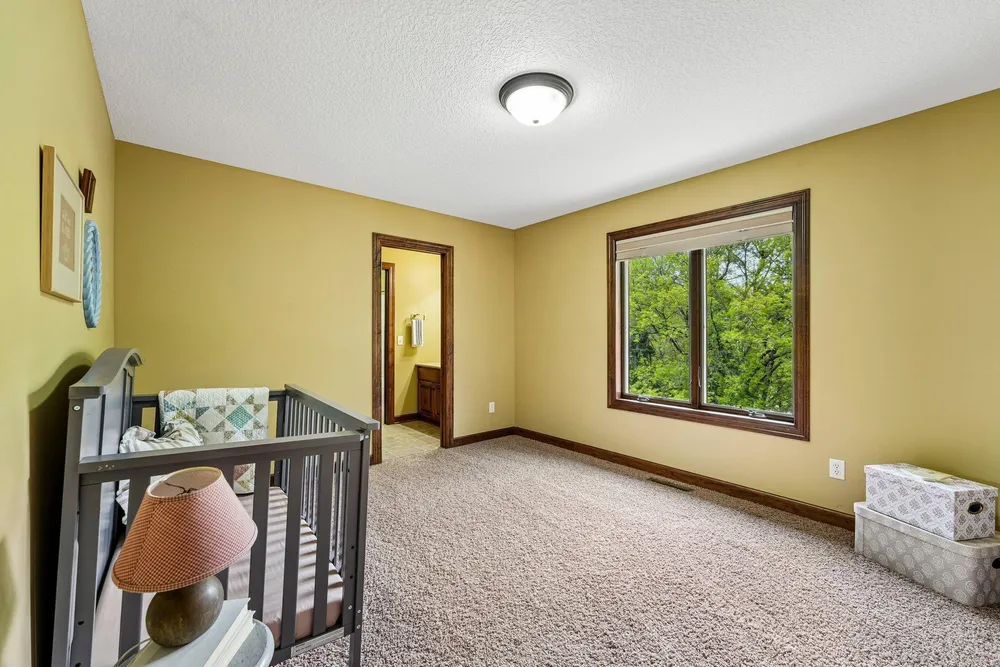 18658 Ponderosa Ct, Eden Prairie, MN 55347