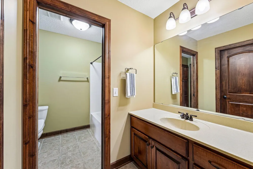18658 Ponderosa Ct, Eden Prairie, MN 55347