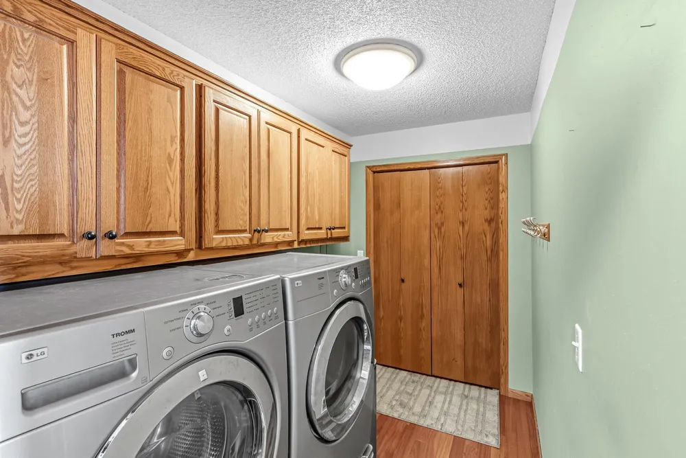 3406 Hartford Rd, Woodbury, MN 55125