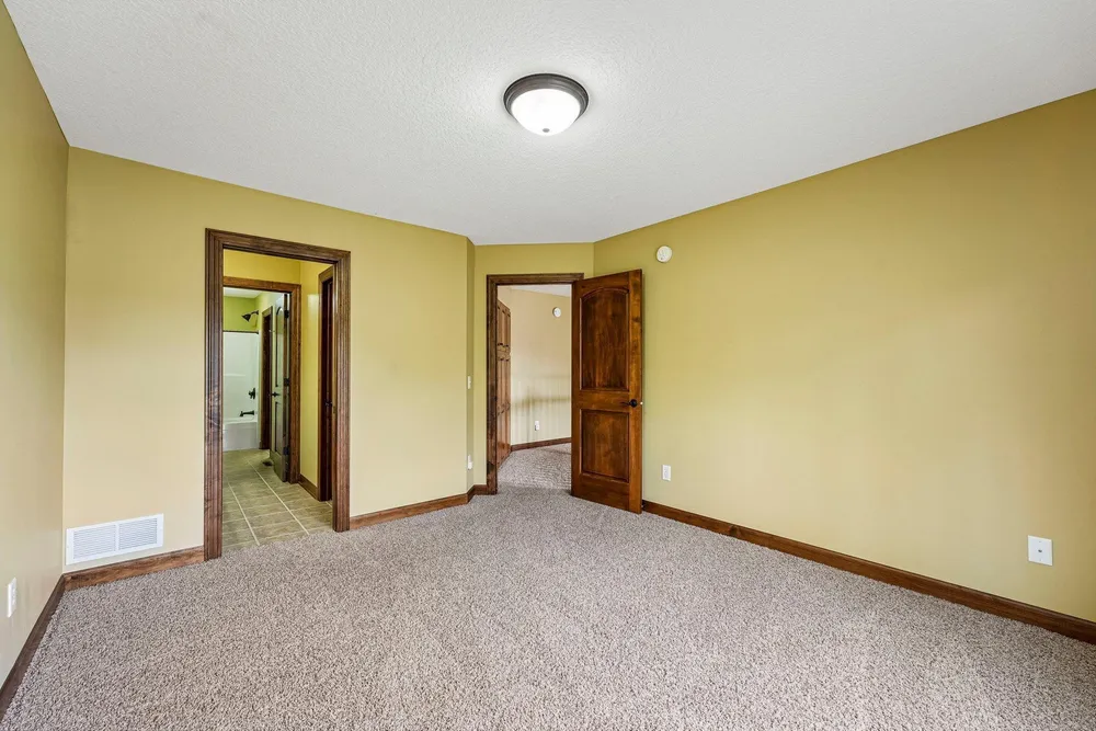 18658 Ponderosa Ct, Eden Prairie, MN 55347