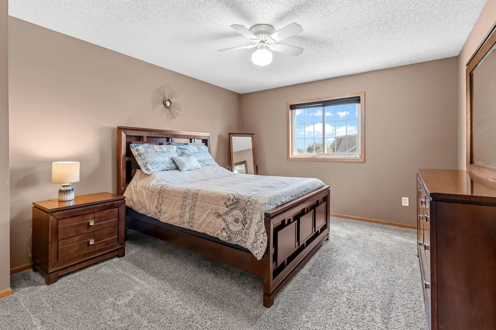 3406 Hartford Rd, Woodbury, MN 55125