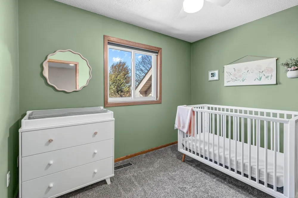 3406 Hartford Rd, Woodbury, MN 55125