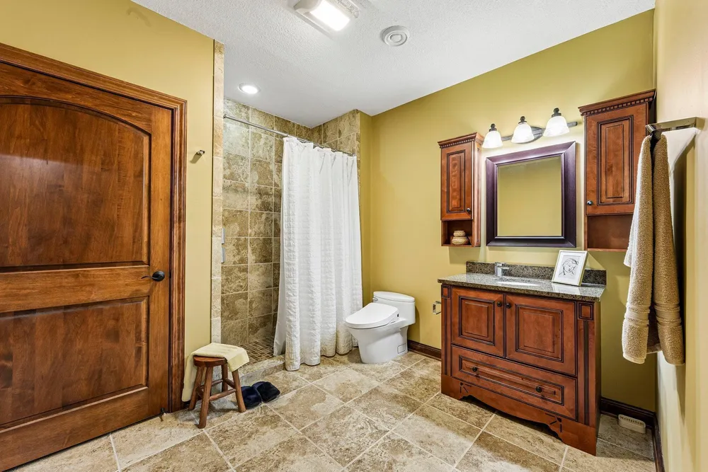 18658 Ponderosa Ct, Eden Prairie, MN 55347