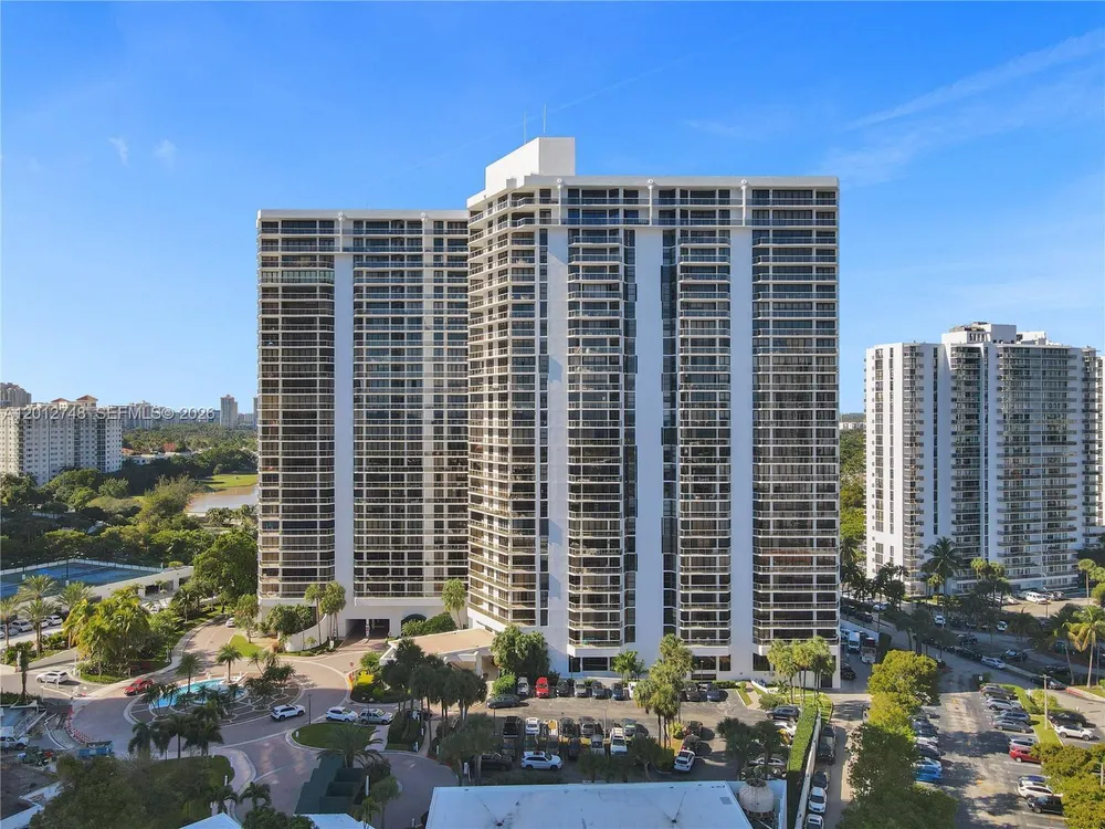20281 E Country Club Dr, Aventura, FL 33180