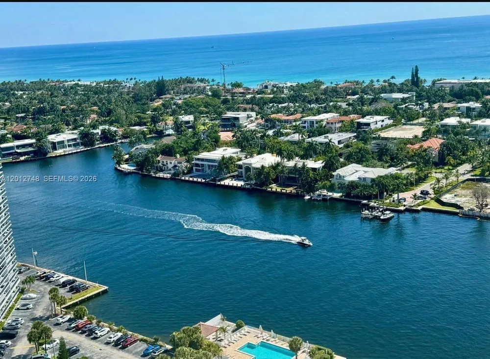 20281 E Country Club Dr, Aventura, FL 33180