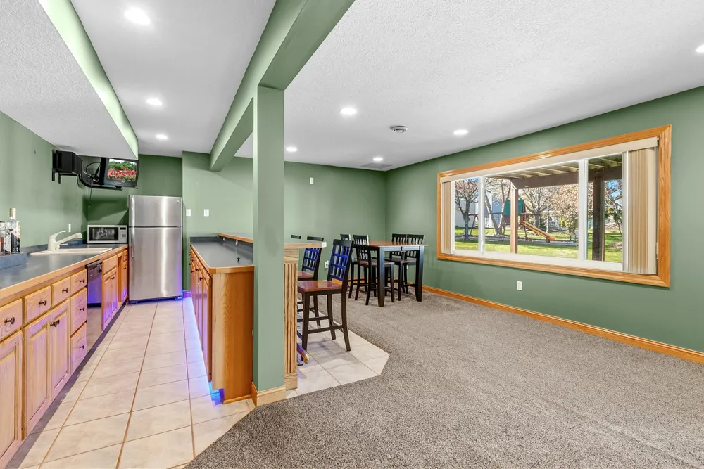 3406 Hartford Rd, Woodbury, MN 55125