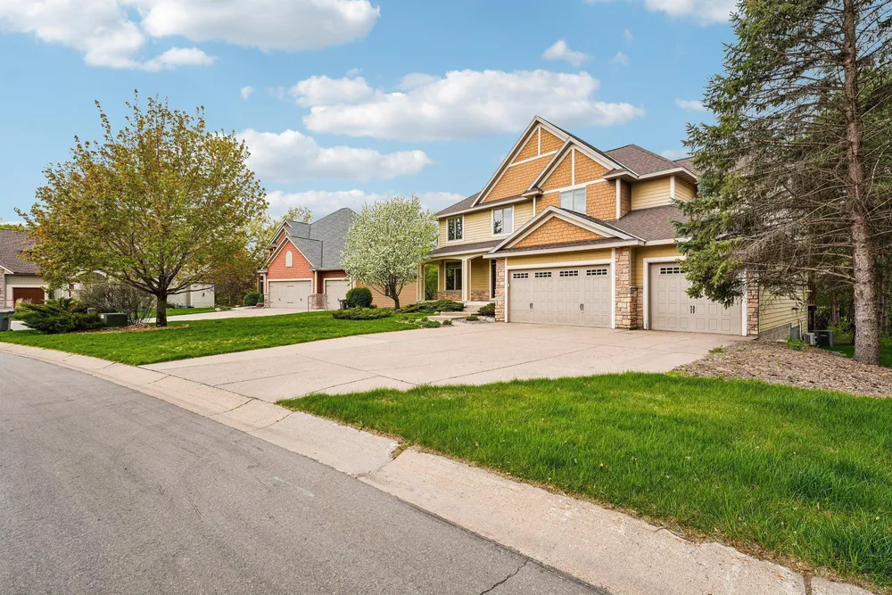 18658 Ponderosa Ct, Eden Prairie, MN 55347