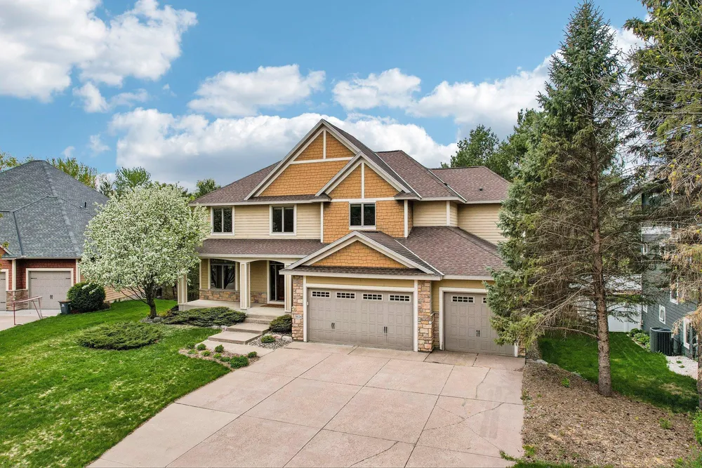 18658 Ponderosa Ct, Eden Prairie, MN 55347
