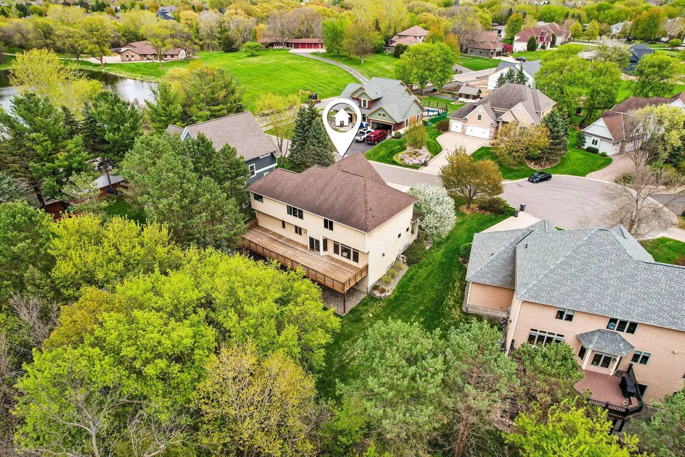 18658 Ponderosa Ct, Eden Prairie, MN 55347