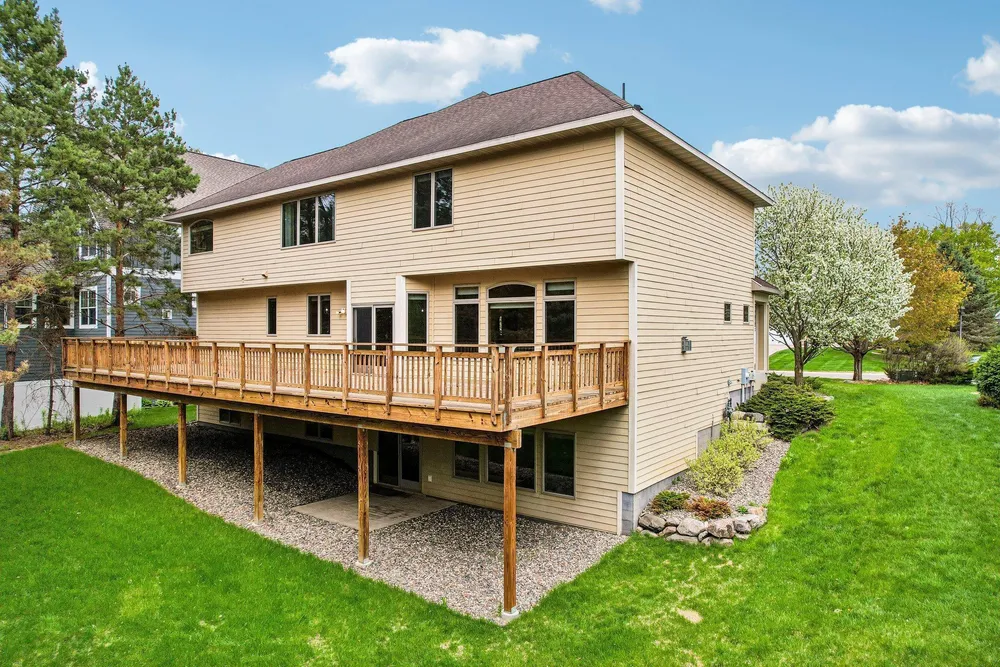 18658 Ponderosa Ct, Eden Prairie, MN 55347