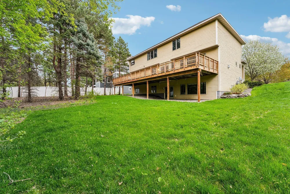 18658 Ponderosa Ct, Eden Prairie, MN 55347