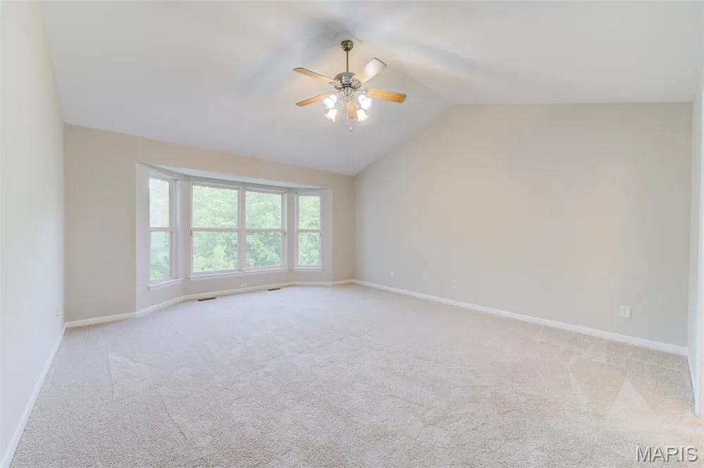 819 Hidden Spring Dr, St Charles, MO 63304