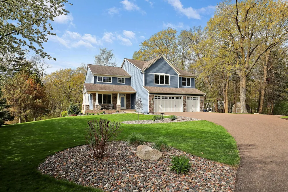 17039 Valley Rd, Eden Prairie, MN 55347