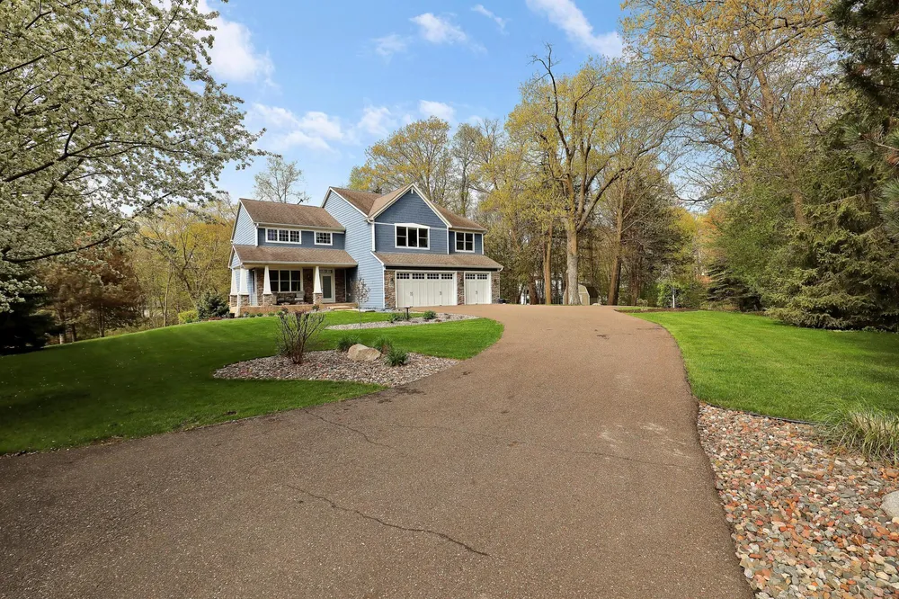 17039 Valley Rd, Eden Prairie, MN 55347