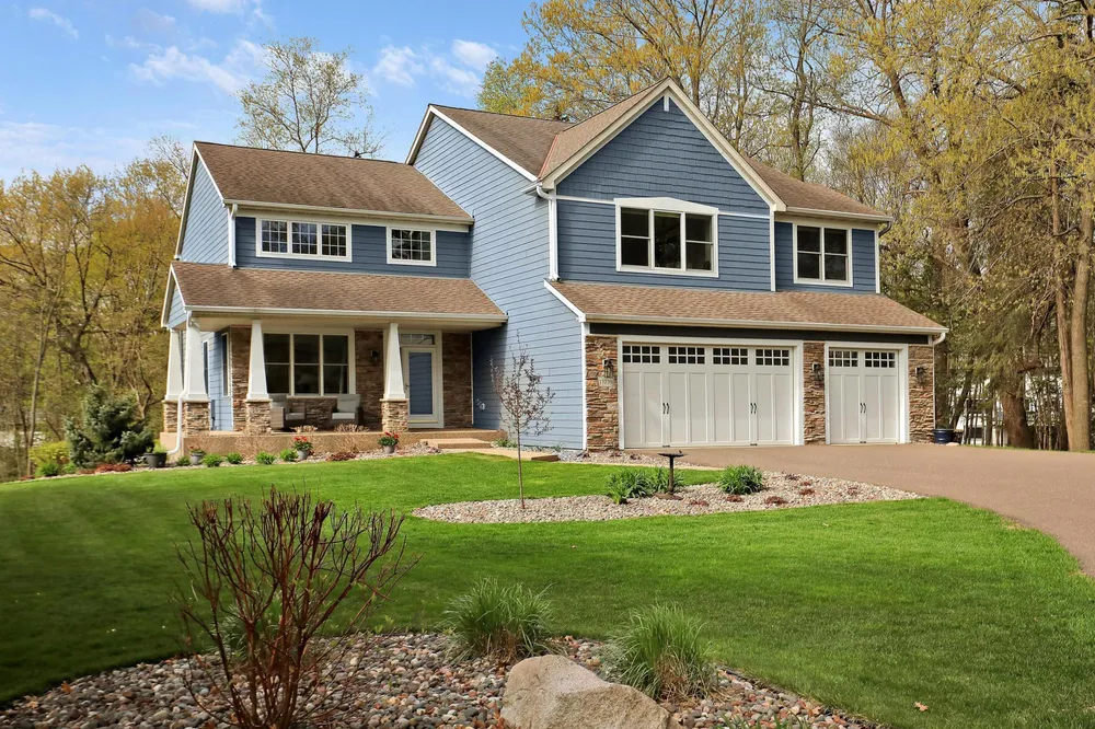 17039 Valley Rd, Eden Prairie, MN 55347