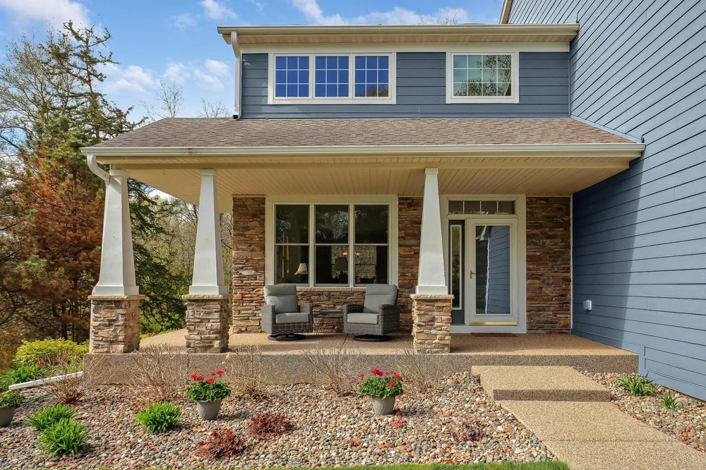 17039 Valley Rd, Eden Prairie, MN 55347