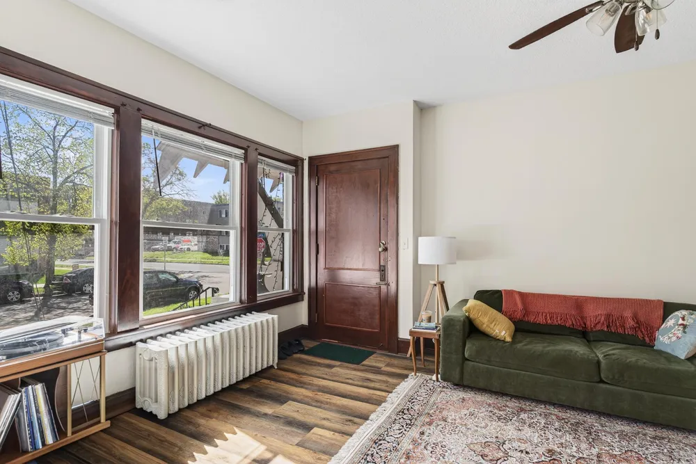 2322 Garfield Ave, Minneapolis, MN 55405-3242