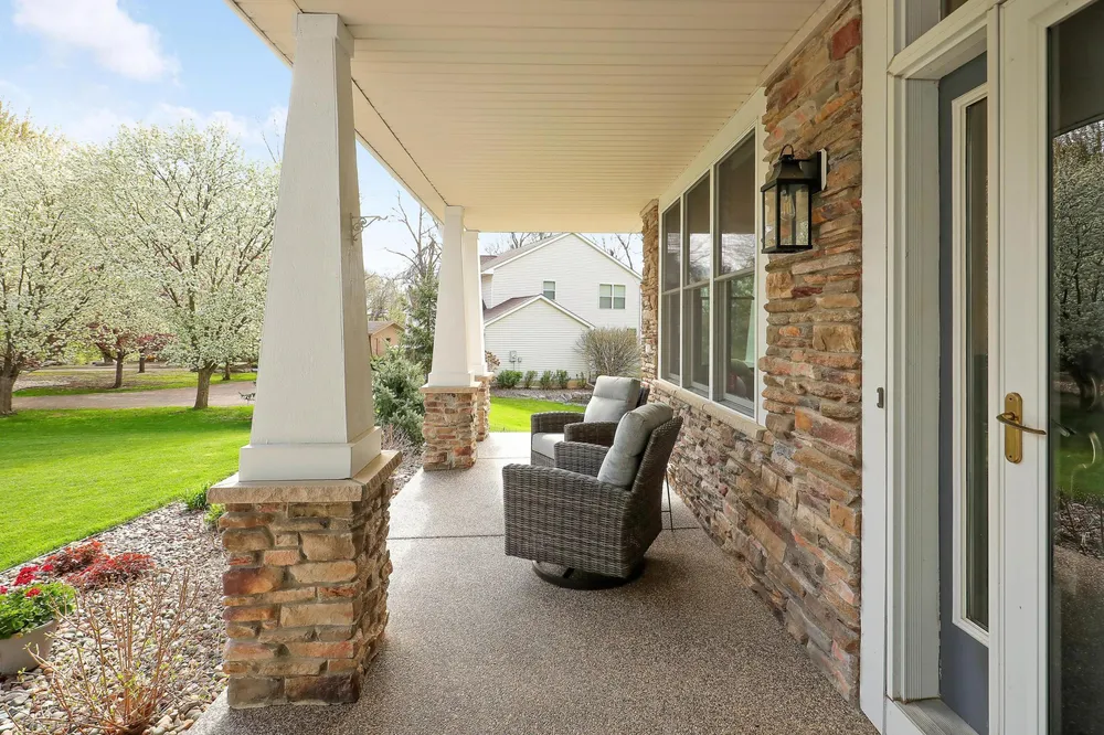 17039 Valley Rd, Eden Prairie, MN 55347