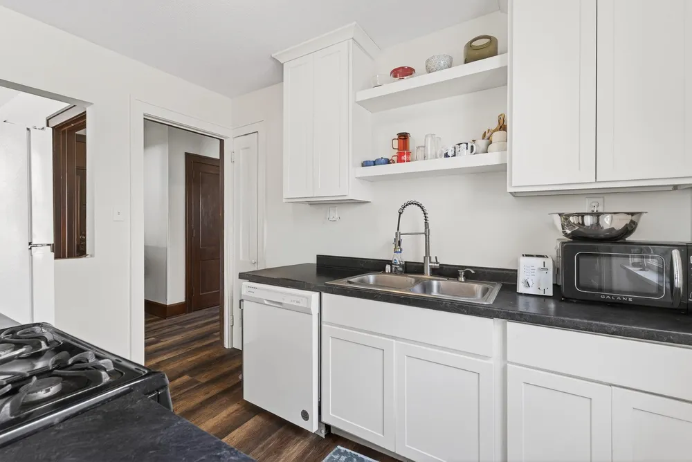 2322 Garfield Ave, Minneapolis, MN 55405-3242