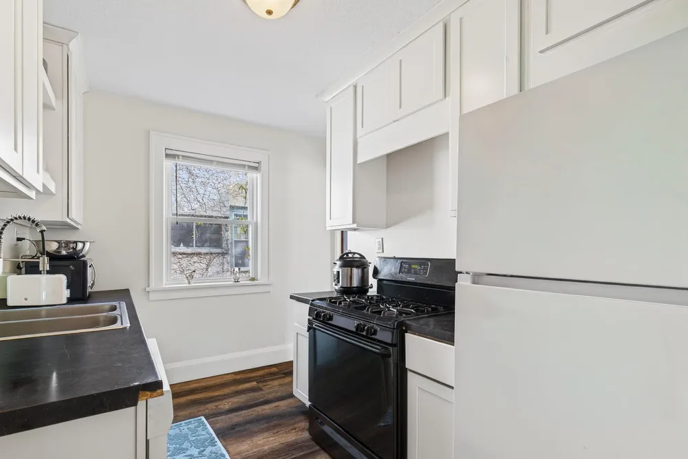2322 Garfield Ave, Minneapolis, MN 55405-3242