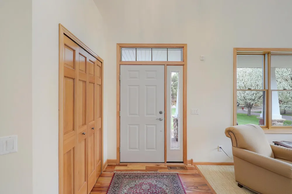17039 Valley Rd, Eden Prairie, MN 55347