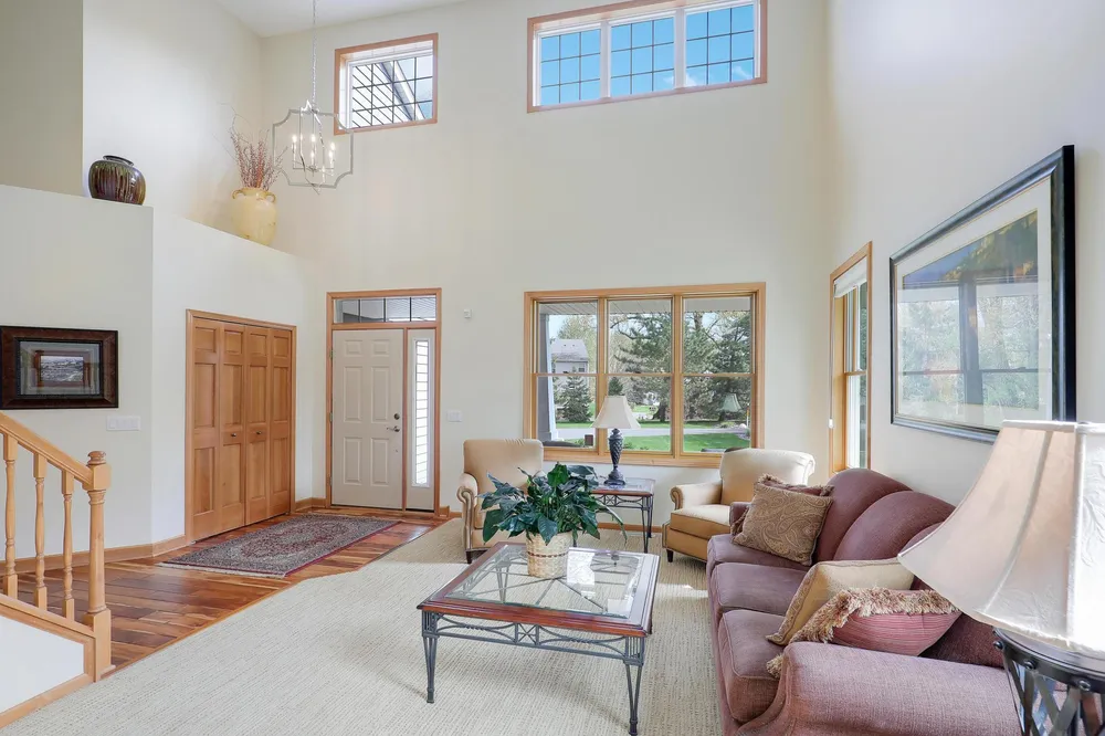 17039 Valley Rd, Eden Prairie, MN 55347
