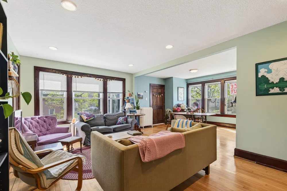 2322 Garfield Ave, Minneapolis, MN 55405-3242