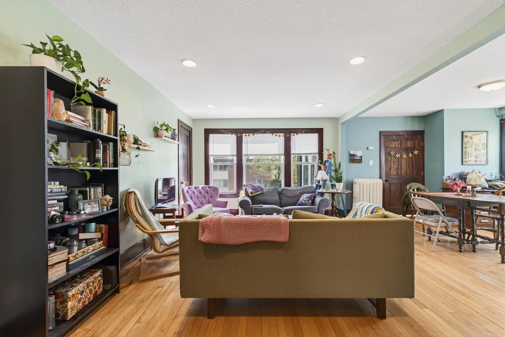 2322 Garfield Ave, Minneapolis, MN 55405-3242