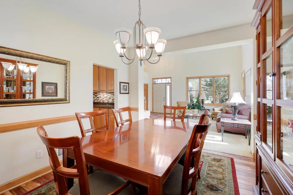 17039 Valley Rd, Eden Prairie, MN 55347