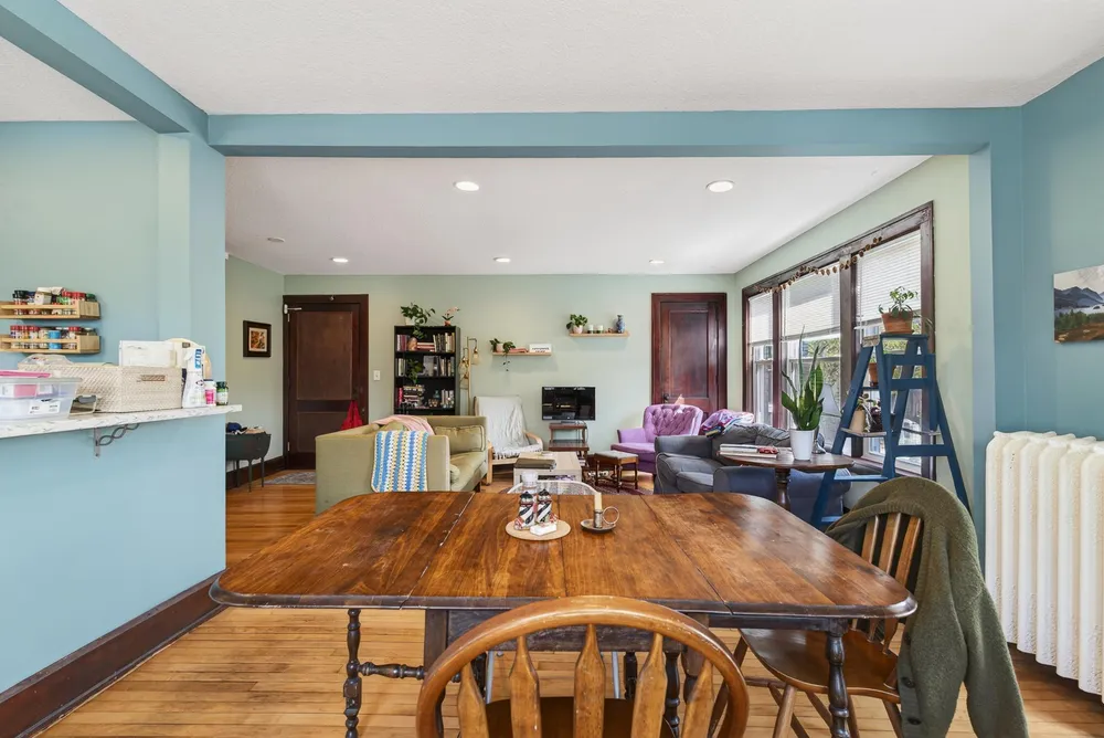 2322 Garfield Ave, Minneapolis, MN 55405-3242