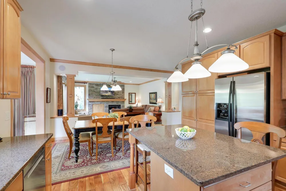 17039 Valley Rd, Eden Prairie, MN 55347