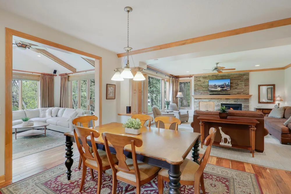 17039 Valley Rd, Eden Prairie, MN 55347