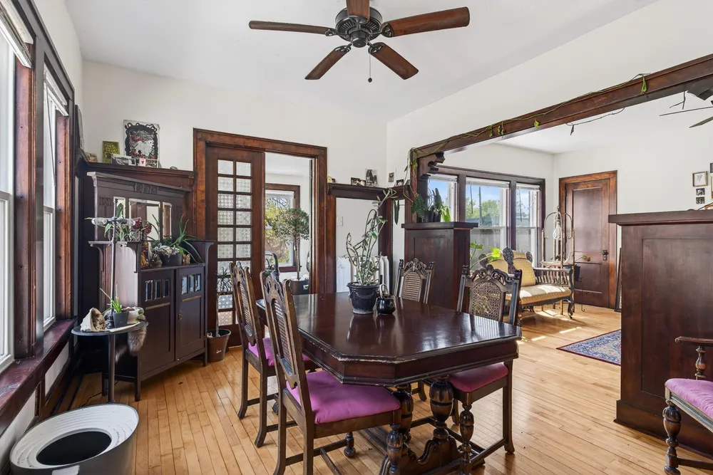2322 Garfield Ave, Minneapolis, MN 55405-3242