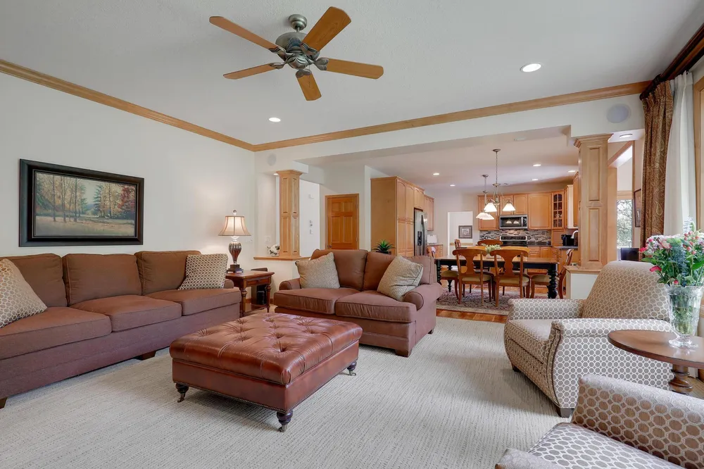 17039 Valley Rd, Eden Prairie, MN 55347