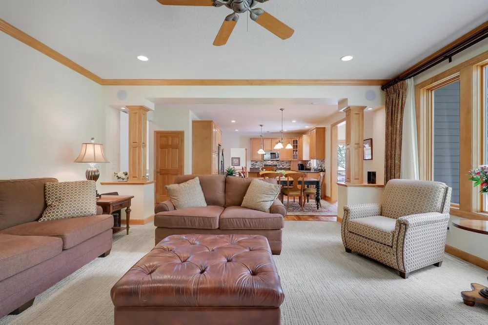 17039 Valley Rd, Eden Prairie, MN 55347