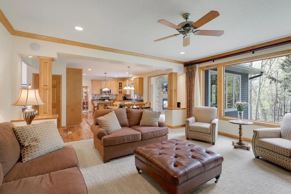 17039 Valley Rd, Eden Prairie, MN 55347