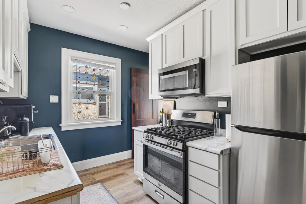 2322 Garfield Ave, Minneapolis, MN 55405-3242