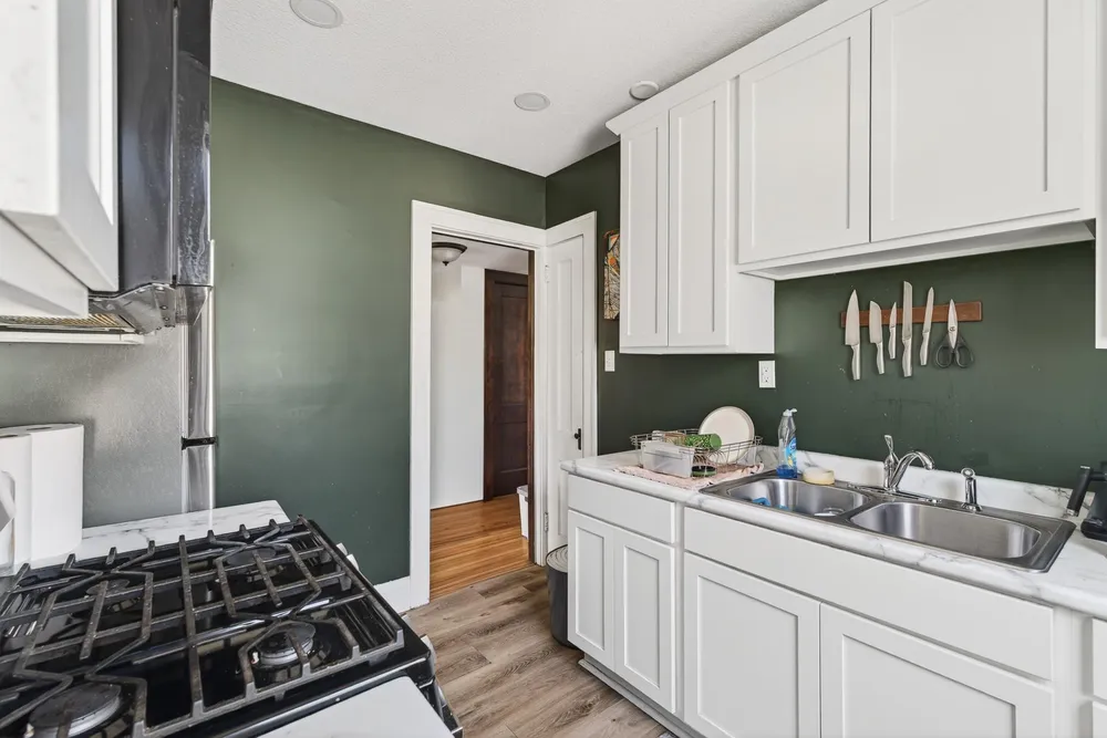 2322 Garfield Ave, Minneapolis, MN 55405-3242